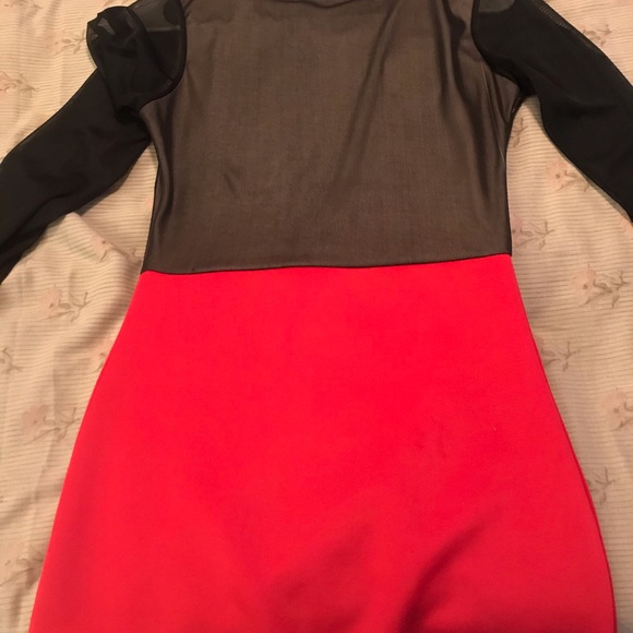 Red and black long sleeves - Picture 2 of 7